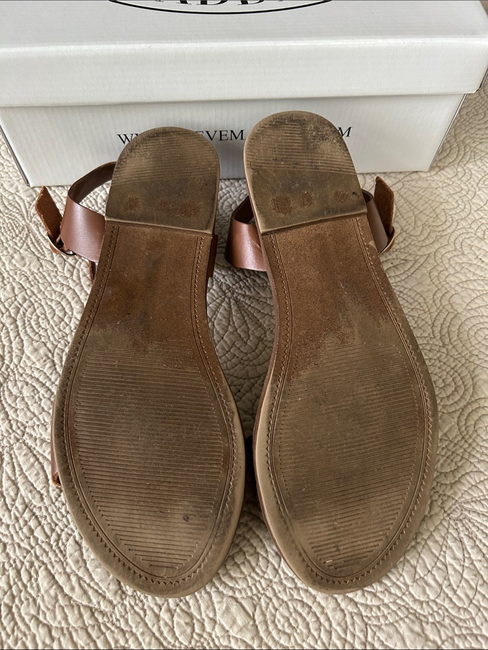 Steve Madden Women's Tan Leather Sandals.
Normal wear. Good condition. Size 9.5 - Picture 7 of 9